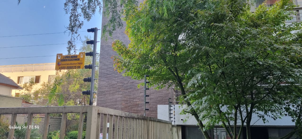 Instalación de cerco eléctrico en edificio residencial